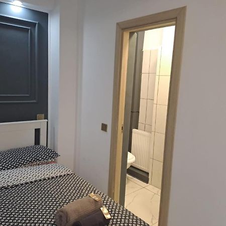 Apartamento Deluxe Studio Oldtown Bucarest Exterior foto