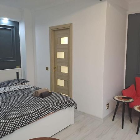 Apartamento Deluxe Studio Oldtown Bucarest Exterior foto