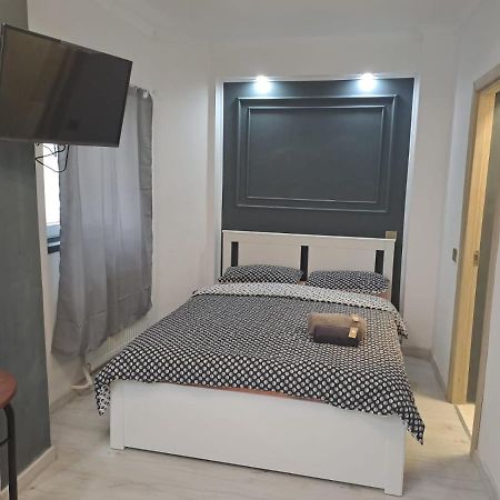 Apartamento Deluxe Studio Oldtown Bucarest Exterior foto