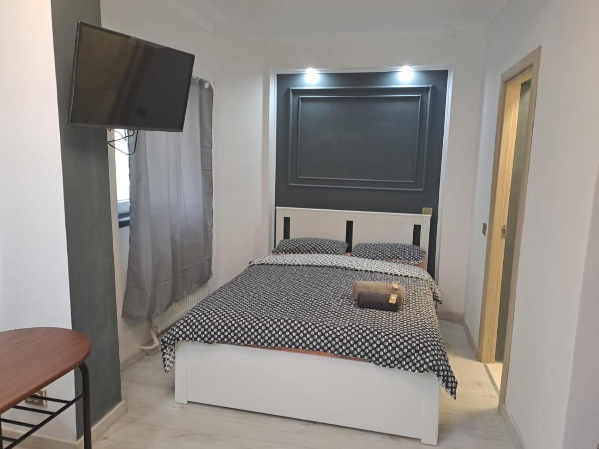 Apartamento Deluxe Studio Oldtown Bucarest Exterior foto